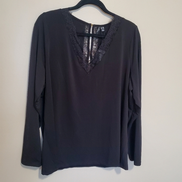 ✨️2/$30 NWT Long-Sleeve Lace Trim Blouse - Picture 4 of 8